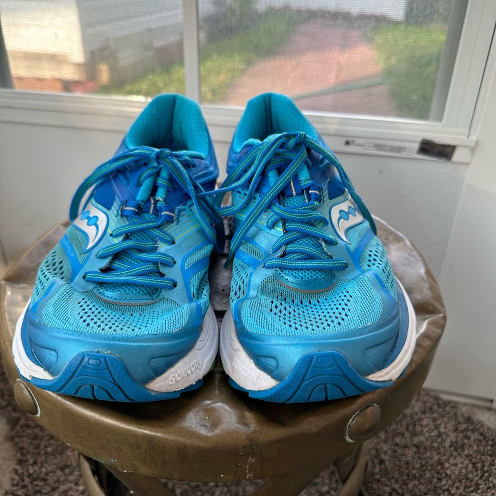 Saucony, Running Shoes & Gear, Guide 10.